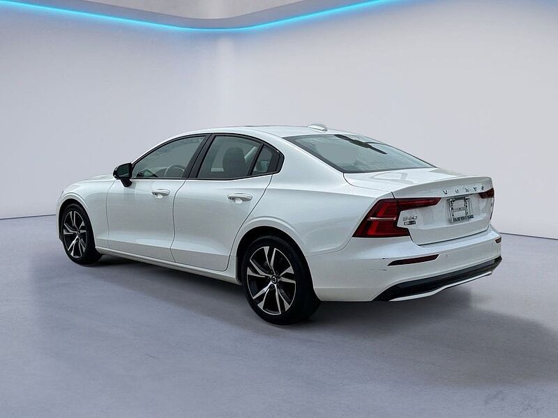 Volvo  S60 Core, B5 FWD Gas (mild hybrid), Gasoline, Dark