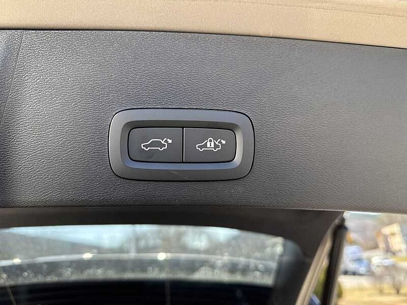 Volvo  Core Dark Theme
