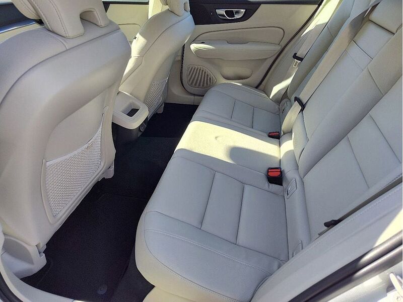 Volvo  S60 Core, B5 FWD Gas (mild hybrid), Gasoline, Dark