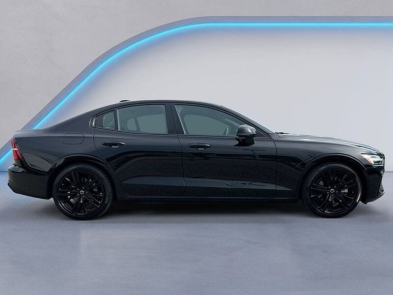 Volvo  S60 Black Edition Plus, B5 AWD Gas (mild hybrid), Gasoline