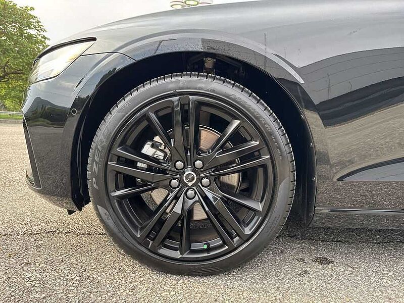 Volvo  S60 Black Edition Plus, B5 AWD Gas (mild hybrid), Gasoline