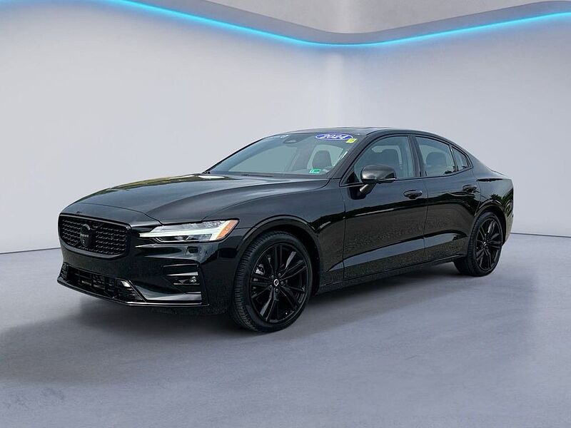 Volvo  S60 Black Edition Plus, B5 AWD Gas (mild hybrid), Gasoline