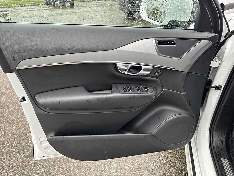 Volvo  XC90 Momentum, T5 AWD automatic, 7 Seats