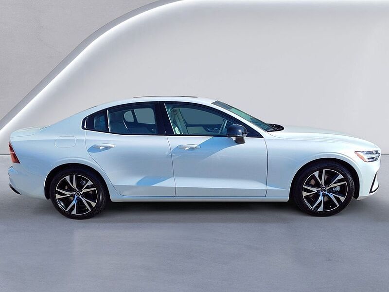 Volvo  S60 Core, B5 FWD Gas (mild hybrid), Gasoline, Dark