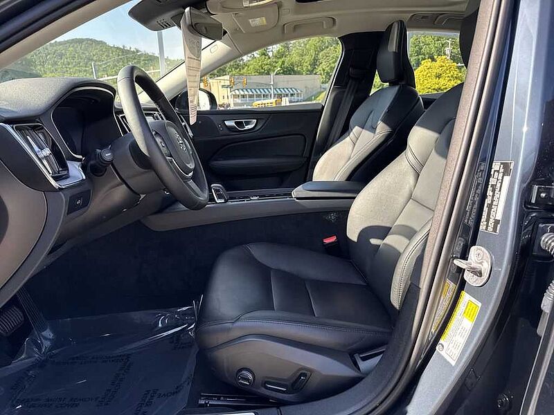 Volvo  S60 Core, B5 AWD Gas (mild hybrid), Gasoline, Dark