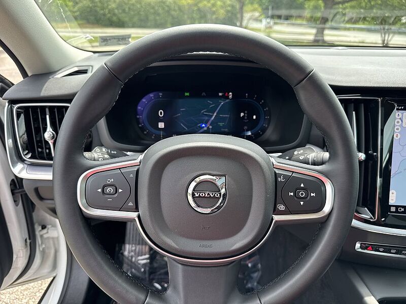 Volvo  S60 Core, B5 FWD Gas (mild hybrid), Gasoline, Dark
