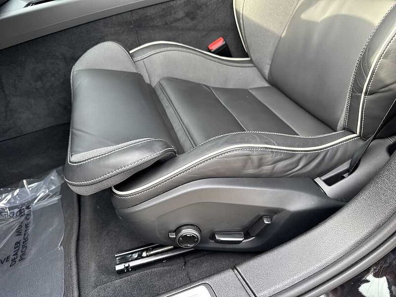Volvo  S60 Black Edition Plus, B5 AWD Gas (mild hybrid), Gasoline