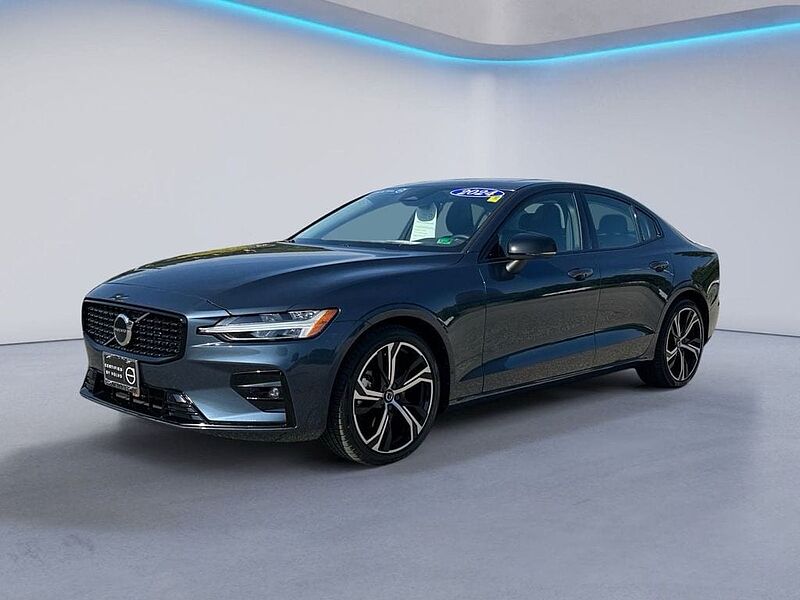 Volvo  S60 Core, B5 AWD Gas (mild hybrid), Gasoline, Dark
