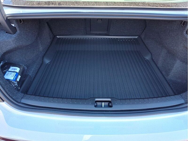 Volvo  S60 Core, B5 FWD Gas (mild hybrid), Gasoline, Dark