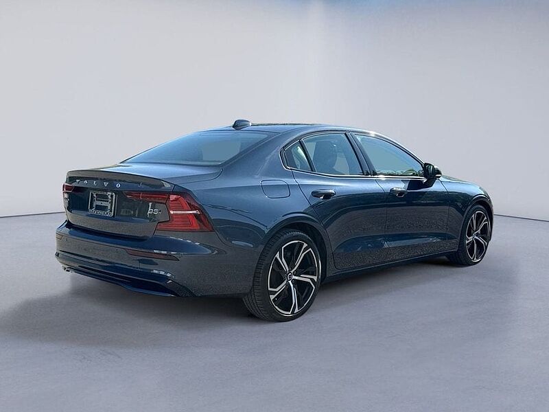 Volvo  S60 Core, B5 AWD Gas (mild hybrid), Gasoline, Dark