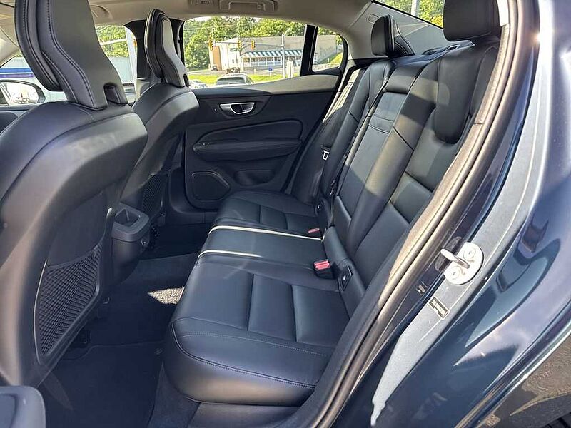 Volvo  S60 Core, B5 AWD Gas (mild hybrid), Gasoline, Dark
