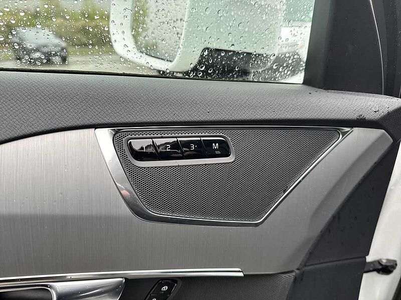 Volvo  XC90 Momentum, T5 AWD automatic, 7 Seats